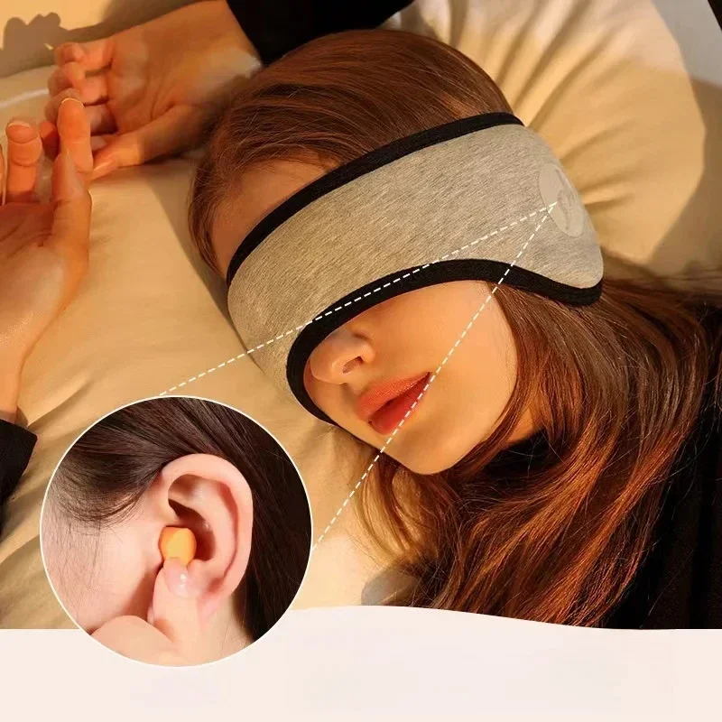Travel Accessories Eye Mask - ผ้าปิดตาสำหรับการนอนหลับพร้อมที่อุดหู ป้องกันเสียงรบกวนและแสงได้ดีเยี่ยม ป้องกันเสียงรบกวนในหอพัก สำหรับผู้ชายและผู้หญิง
